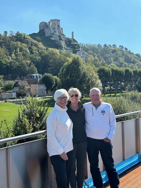 Portrait photo with french castle