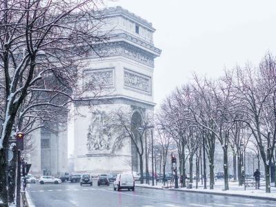 Winter in Paris - Photo by Jean-Baptiste D. on Unsplash